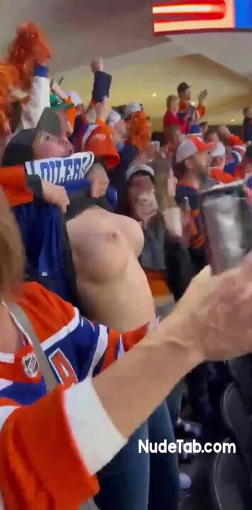 Theoilersgirlkait Nude (Oilers Fan Kait F Flashes Boobs)