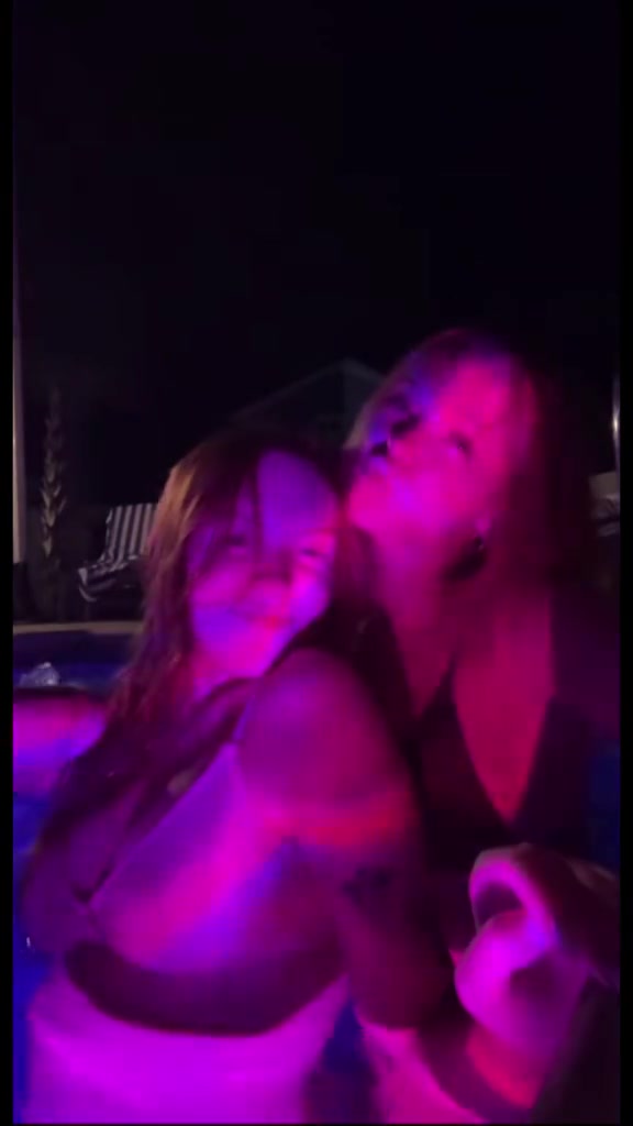 Julia Filippo HOT Video Erotic Lesbians Onlyfans Trending